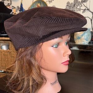VINTAGE EUC PICCADILLY made in Italy, 100% cotton brown corduroy flat cap .